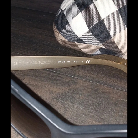 Authentic Burberry BE4220 Matte Black Sunglasses - NWOT - Picture 7 of 7